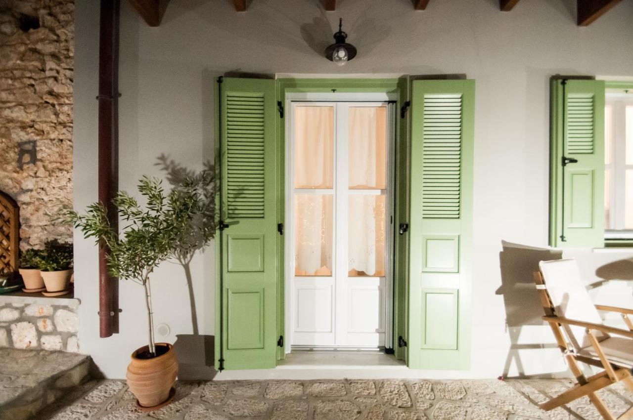 Luca'S Houses Chalki Town المظهر الخارجي الصورة