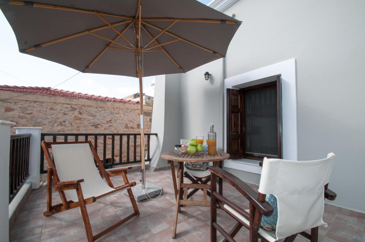 Luca'S Houses Chalki Town المظهر الخارجي الصورة