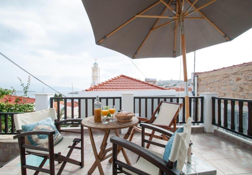 Luca'S Houses Chalki Town المظهر الخارجي الصورة